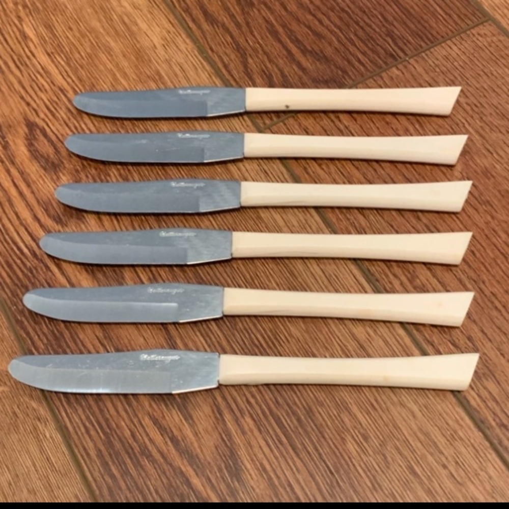 Cattaraugus Kitchen knives (6) Cream Color Acrylic Handles